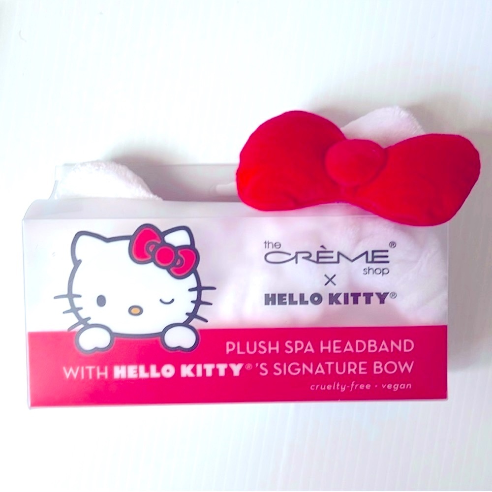 NWT ♥️ Plush Spa Headband with Hello Kitty's Signature Bow - Picture 1 of 4